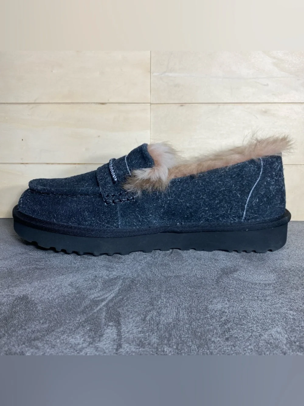 UGG Ellis Loafer Black Hairy Suede Women's Size 9 Shoes Lambs Fur 1179390 - Picture 2 of 11